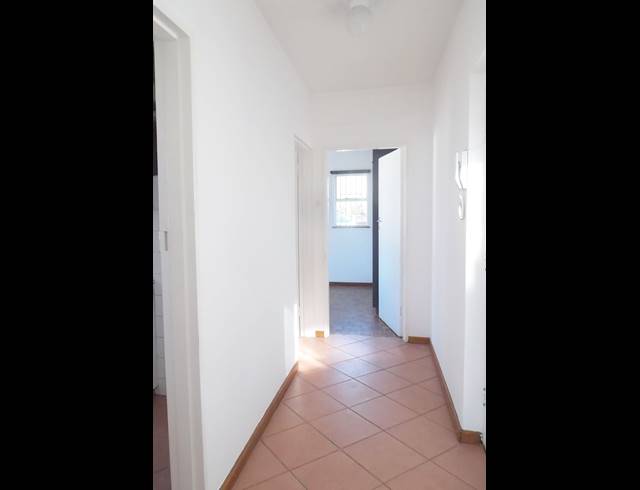 1 bed property to rent in ORANJEZICHT